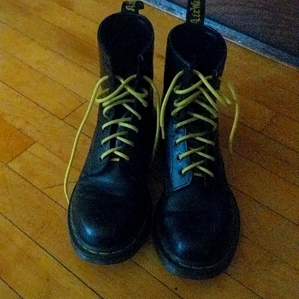 Doc Marten Classic Leather boots